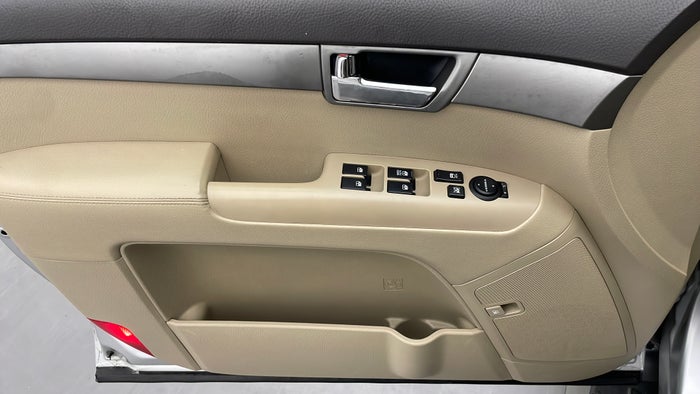 KIA MOHAVE-Driver Side Door Panels Controls