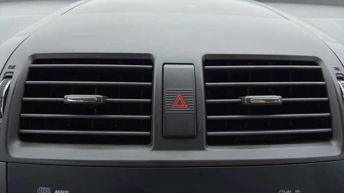 KIA MOHAVE-Dashboard AC Vent Scratch