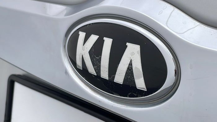 KIA MOHAVE-Monogram/Logo Rear Faded