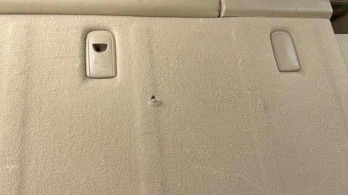 KIA MOHAVE-Seat 2nd row LHS Cover Torn