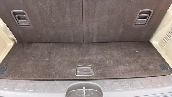 KIA MOHAVE-Flooring Mat missing/torn