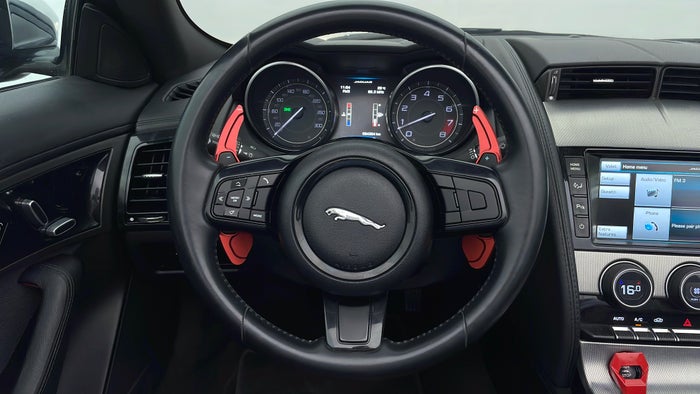 JAGUAR F TYPE-Steering Wheel Close-up
