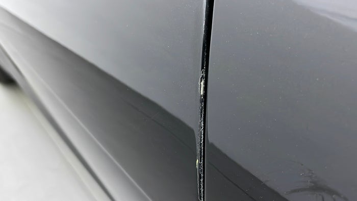 JAGUAR F TYPE-Door Exterior RHS Front Scratch