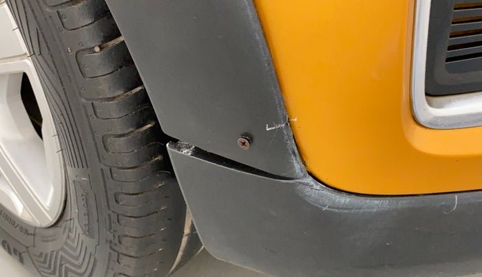 2019 Renault TRIBER RXZ, Petrol, Manual, 64,726 km, Front bumper - Bumper cladding minor damage/missing