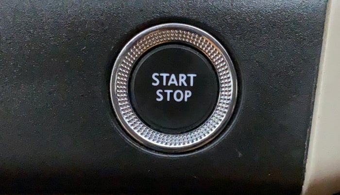 2019 Renault TRIBER RXZ, Petrol, Manual, 64,726 km, Keyless Start/ Stop Button