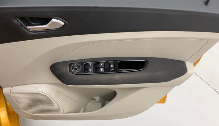 2019 Renault TRIBER RXZ, Petrol, Manual, 64,726 km, Driver Side Door Panels Control