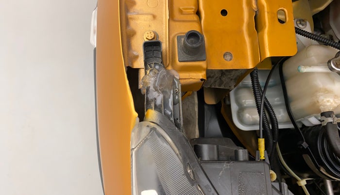 2019 Renault TRIBER RXZ, Petrol, Manual, 64,726 km, Right headlight - Clamp has minor damage