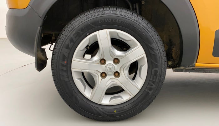 2019 Renault TRIBER RXZ, Petrol, Manual, 64,726 km, Right Rear Wheel