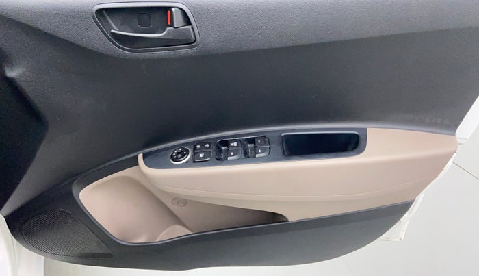 2017 Hyundai Grand i10 MAGNA 1.2 VTVT, Petrol, Manual, 36,733 km, Driver Side Door Panels Control