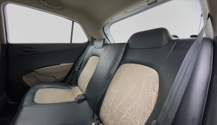 2017 Hyundai Grand i10 MAGNA 1.2 VTVT, Petrol, Manual, 36,733 km, Right Side Rear Door Cabin