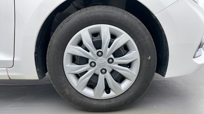HYUNDAI ACCENT-Right Front Tyre