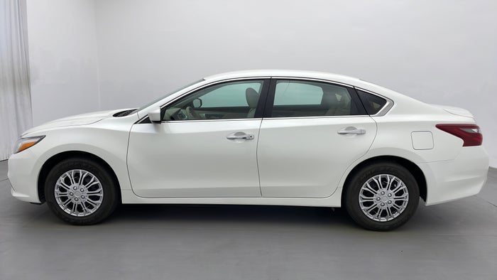 NISSAN ALTIMA-Left Side View