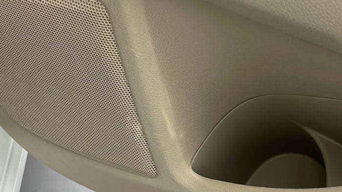 NISSAN ALTIMA-Door Interior RHS rear Color Fade