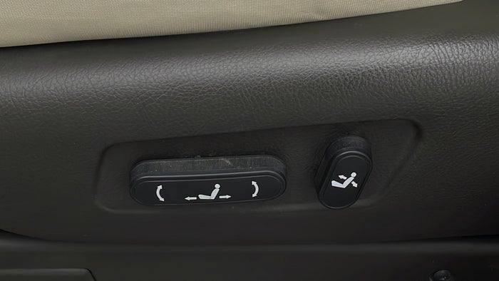 KIA MOHAVE-Driver Side Adjustment Panel