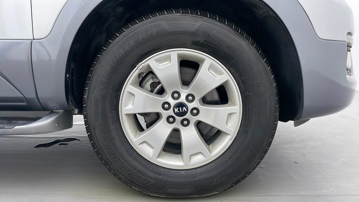 KIA MOHAVE-Right Front Tyre