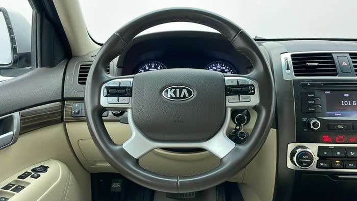 KIA MOHAVE-Steering Wheel Close-up