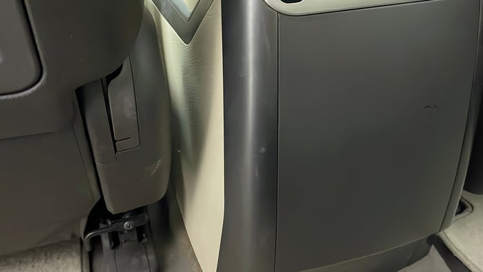 KIA MOHAVE-Centre Console Trim Scratch