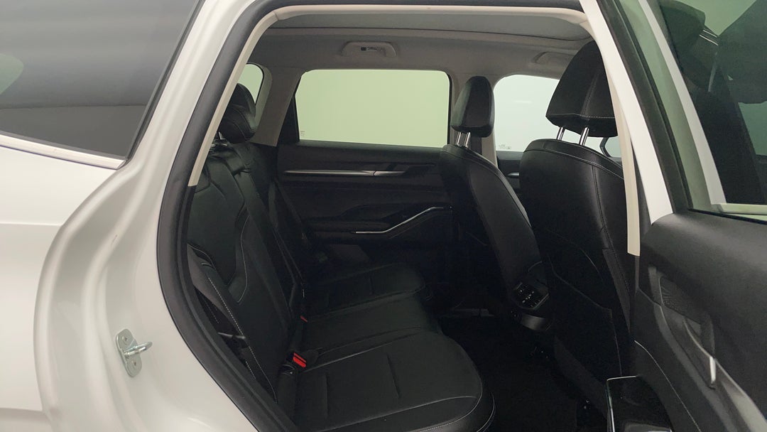 2022 GWM Haval H6 Ultra, Automatic, 23082 km, Right Side Rear Door Cabin View