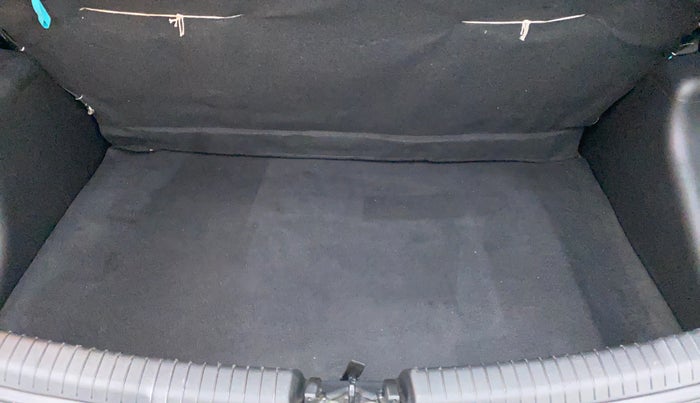2015 Hyundai Grand i10 MAGNA 1.2 KAPPA VTVT, Petrol, Manual, 16,097 km, Boot Inside