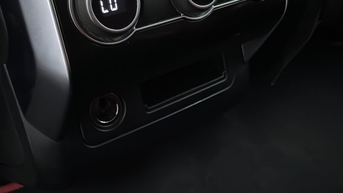 LAND ROVER RANGE ROVER SPORT-Centre Console Cover Missing