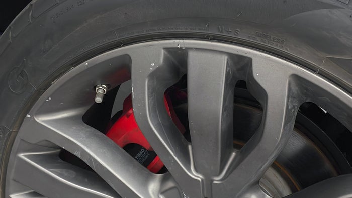LAND ROVER RANGE ROVER SPORT-Alloy Wheel RHS Rear Scratch