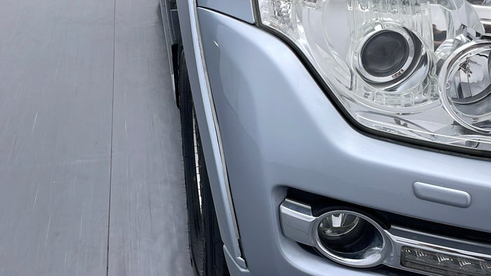 MITSUBISHI PAJERO-Bumper Front Misaligned