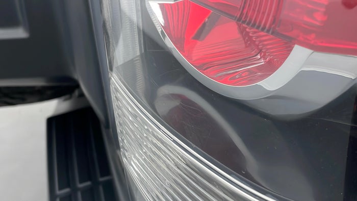 MITSUBISHI PAJERO-Tail Light RHS Scratched
