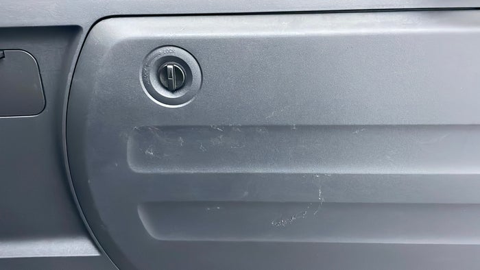 MITSUBISHI PAJERO-Door Interior Boot Door Scratch