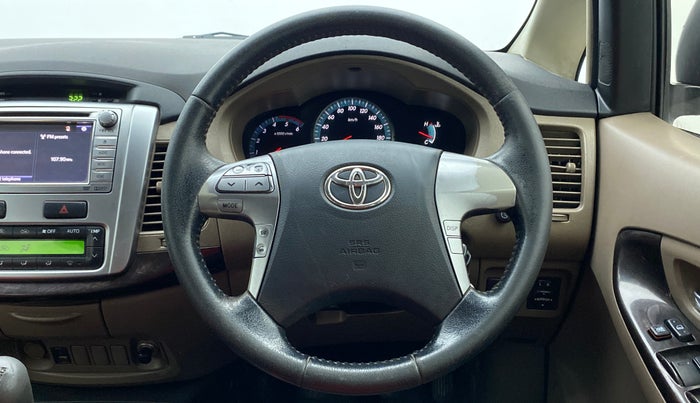 2015 Toyota Innova 2.5 VX 8 STR BS IV, Diesel, Manual, 1,54,935 km, Steering Wheel Close Up