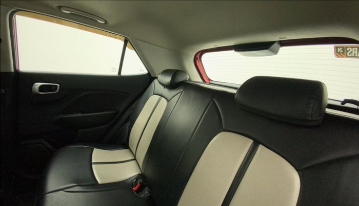 2021 Hyundai VENUE SX 1.0 TURBO, Petrol, Manual, 26,565 km, Right Side Rear Door Cabin