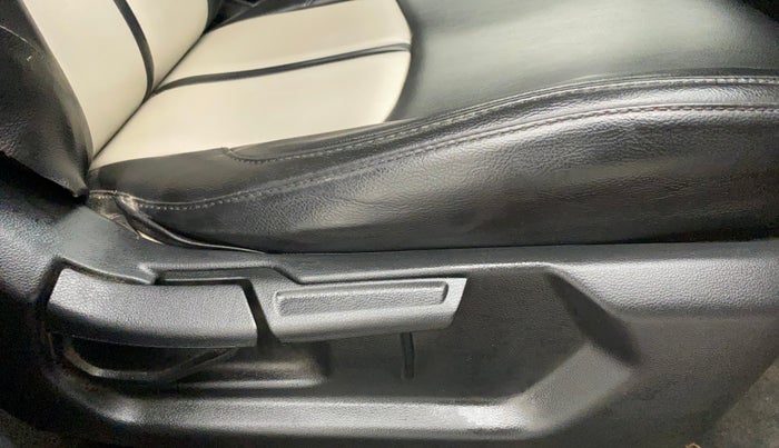 2021 Hyundai VENUE SX 1.0 TURBO, Petrol, Manual, 26,565 km, Driver Side Adjustment Panel