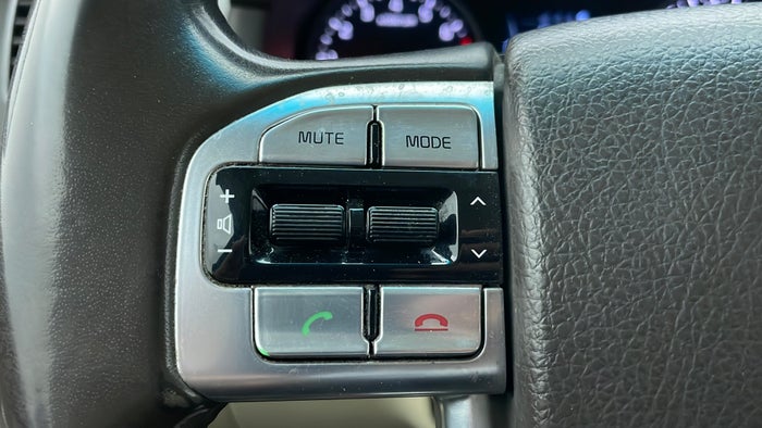 KIA MOHAVE-Drivers Control