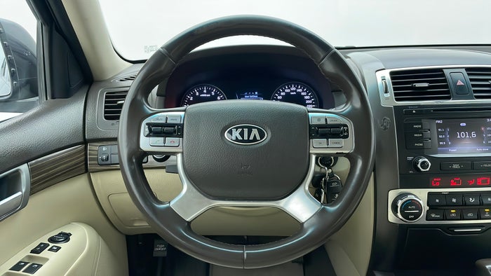 KIA MOHAVE-Steering Wheel Close-up