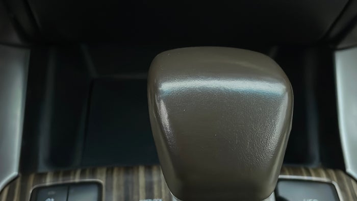 KIA MOHAVE-Gear lever Knob Scratch