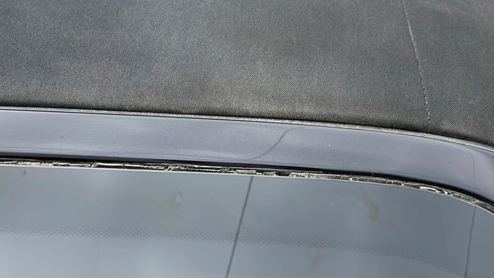 PORSCHE BOXSTER-Windshield Front Beading Missing/Broken