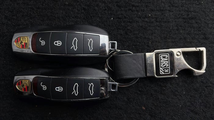 PORSCHE BOXSTER-Key Close-up