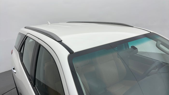 TOYOTA FORTUNER-Roof/Sunroof View