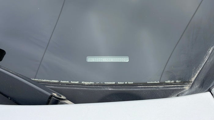NISSAN X TRAIL-Windshield Front Spots