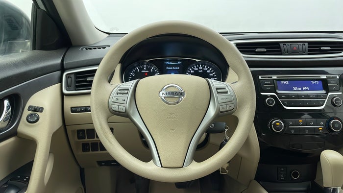 NISSAN X TRAIL-Steering Wheel Close-up