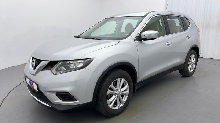 NISSAN X TRAIL-Left Front Diagonal (45- Degree) View