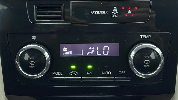 TOYOTA RUSH-Automatic Climate Control