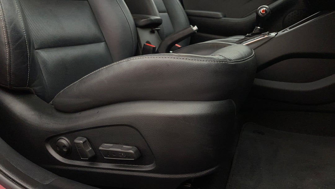 2017 Kia Cerato Sli, Automatic, 64685 km, Drivers Side Adjustment Panel