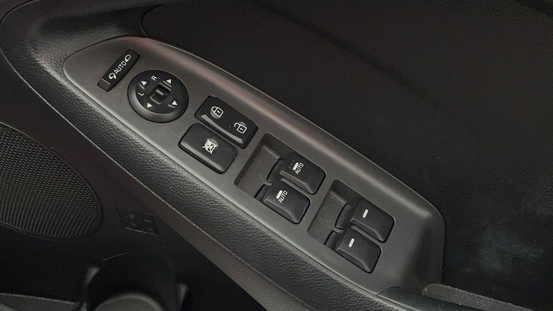 2017 Kia Cerato Sli, Automatic, 64685 km, Drivers Side Door Panel Controls