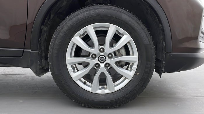 NISSAN X TRAIL-Right Front Tyre