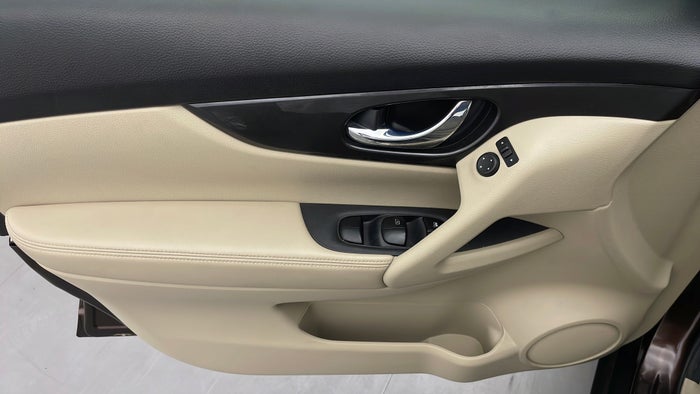 NISSAN X TRAIL-Driver Side Door Panels Controls