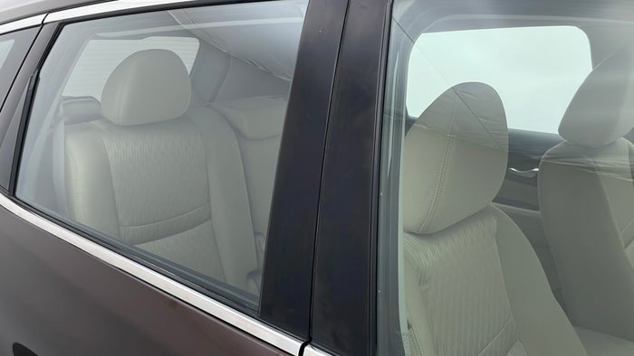 NISSAN X TRAIL-Pillar RHS B Scratch