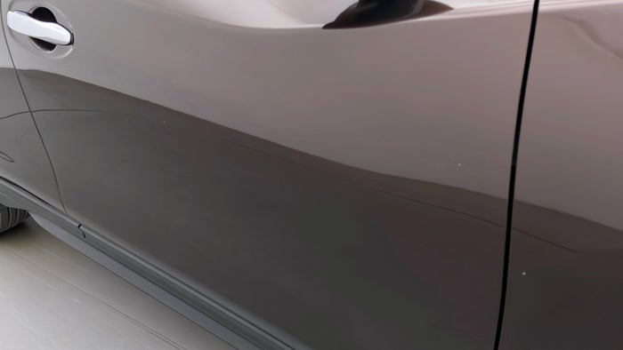NISSAN X TRAIL-Door Exterior RHS Front Scratch