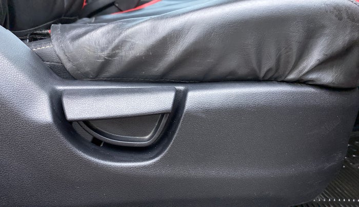 2019 Hyundai NEW SANTRO SPORTZ 1.1, Petrol, Manual, 20,630 km, Driver Side Adjustment Panel
