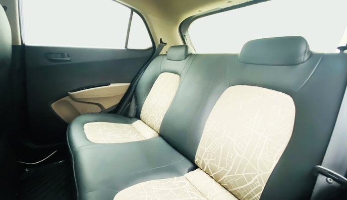 2016 Hyundai Grand i10 MAGNA 1.2 KAPPA VTVT, Petrol, Manual, 18,436 km, Right Side Rear Door Cabin