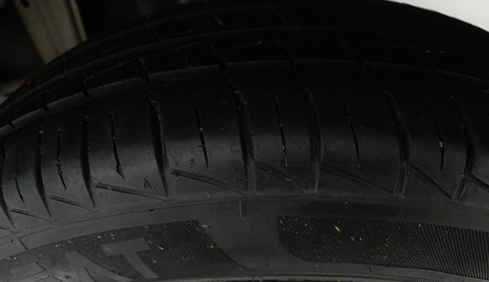 2020 Maruti Alto VXI, Petrol, Manual, 28,696 km, Left Rear Tyre Tread